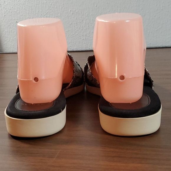 Cole Haan Grand OS Geometric Pattern Cross Strap Slide On Flats Slides Sandals 8 - Picture 3 of 8